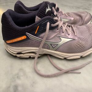 Women's Mizuno Wave Inspire 15 Running Shoes Size 9.5 Purple, Silver and Orange